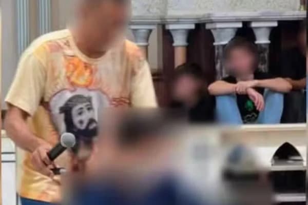 Pai é preso por arrecadar dinheiro em igrejas, fingindo que o filho tinha tumor no cérebro