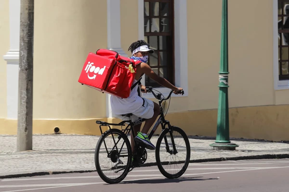 Número de trabalhadores por app subiu 25% entre 2022 e 2024, segundo o IBGE