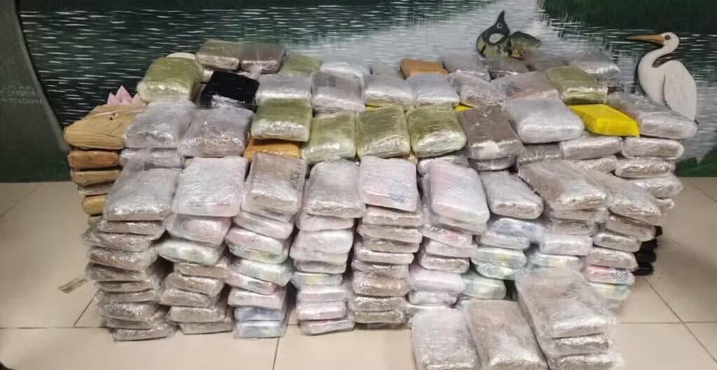 Casal é preso com mais de 500 kg de drogas na zona Leste de Manaus