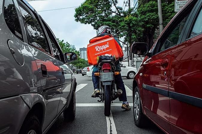 Proposta na CMM quer obrigar bares e lanchonetes a oferecer estrutura básica a entregadores