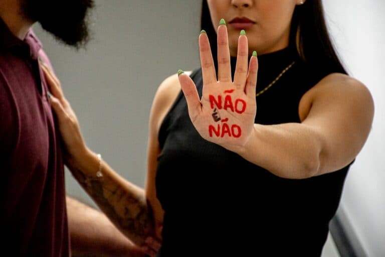Aleam aprova projeto que multa em até R$ 10 mil casos de importunação sexual no Amazonas