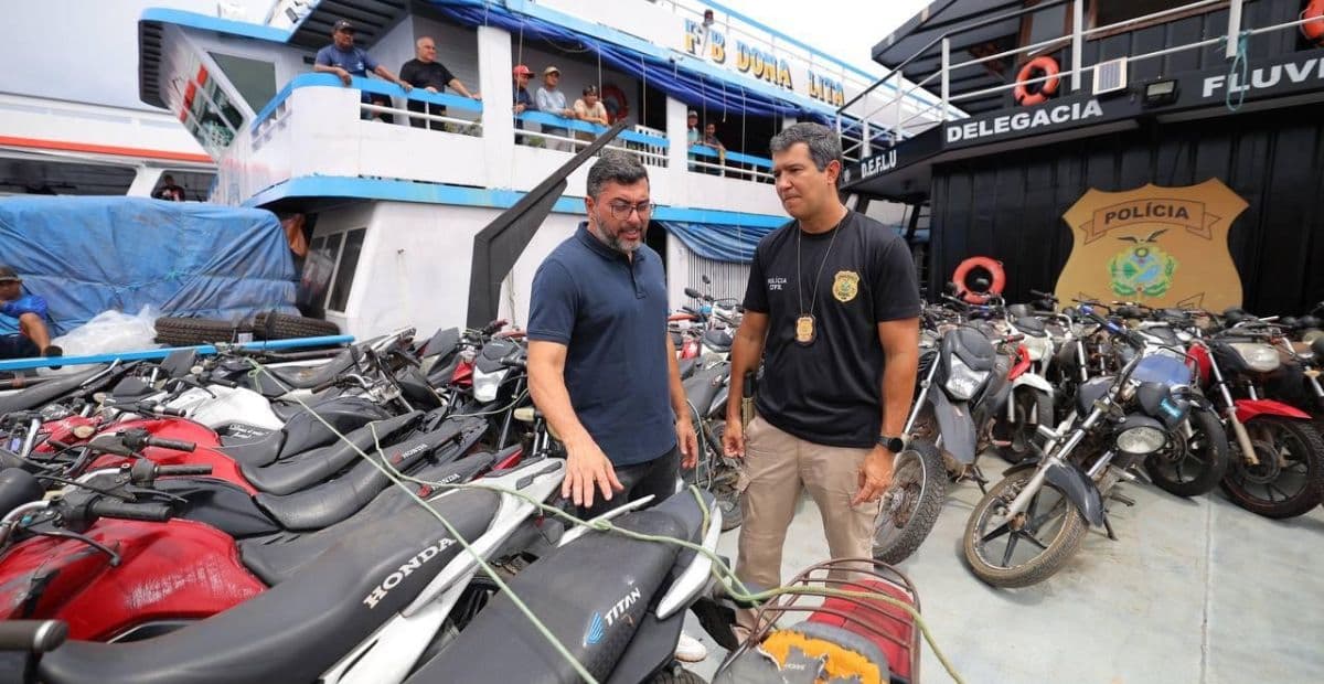 Wilson Lima acompanha chegada de maior número de motocicletas recuperadas em operação policial