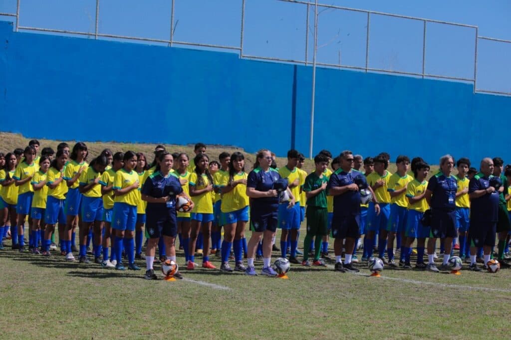 CBF leva projeto Gol do Brasil a Manaus e reforça inclusão social