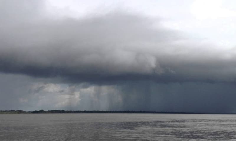 Defesa Civil alerta para chuvas intensas nas próximas horas em Manaus