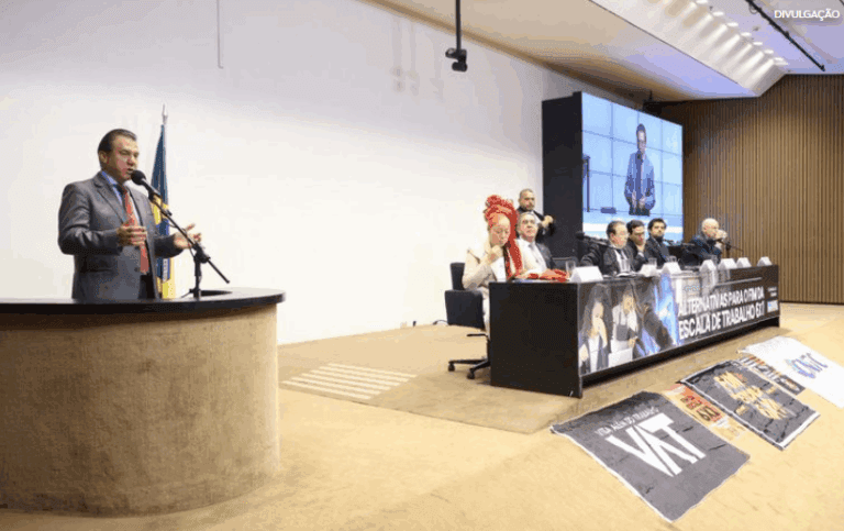 Ministro do Trabalho defende fim da escala 6×1: “É hora de virar a página”