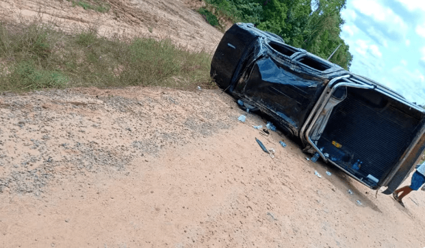 Capotamento deixa dois mortos e três feridos na BR-319