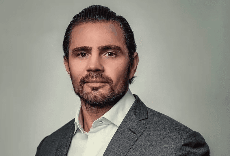 Daniel Vorcaro, dono do Banco Master, é preso no aeroporto de Guarulhos