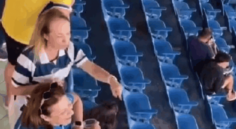 VÍDEO: Torcedora do Avaí pratica atos racista e xenofóbico contra torcida do Remo