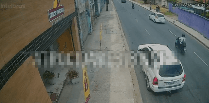 Mototaxista morre após colisão e atropelamento em Recife