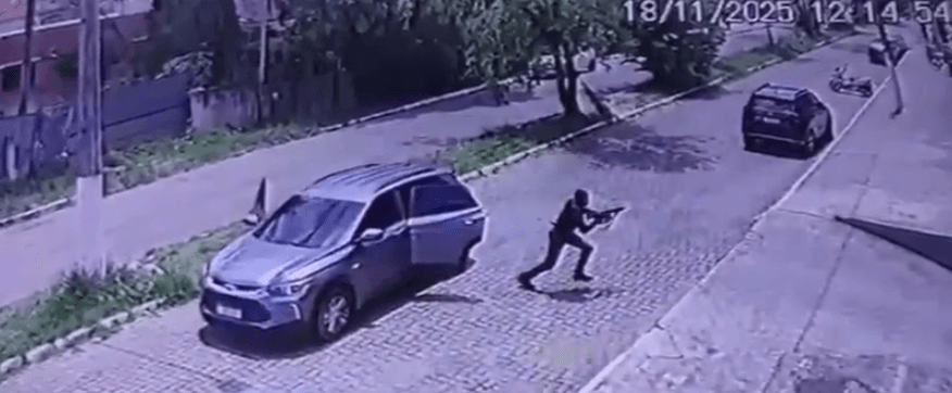 Criminoso com 26 registros de delitos é morto por dupla armada em estacionamento de supermercado