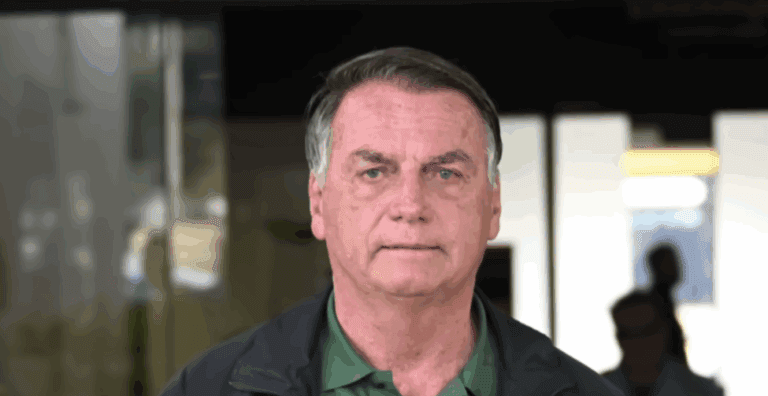 Defesa pede que Bolsonaro possa cumprir pena em regime domiciliar