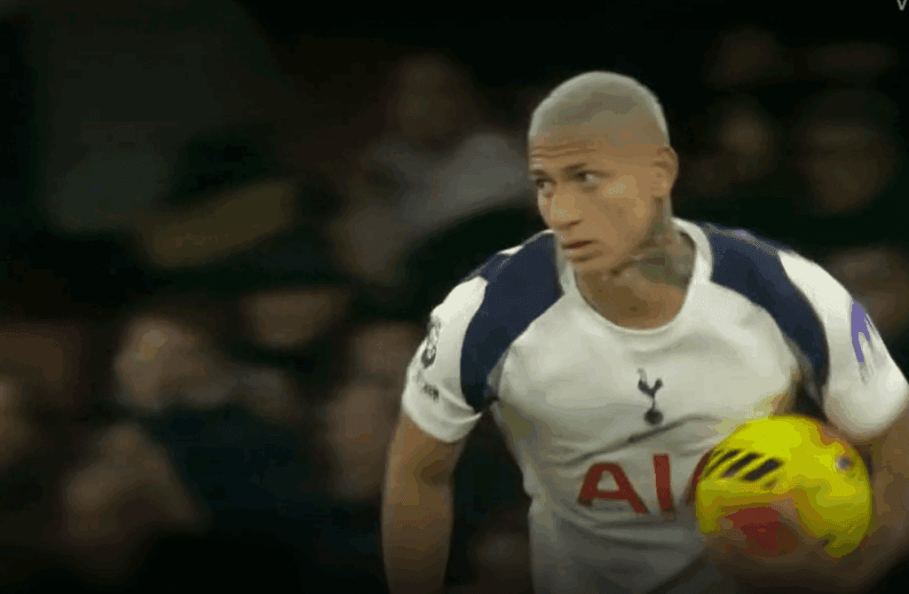Veja todos os ângulos do golaço de Richarlison no jogo contra o Arsenal