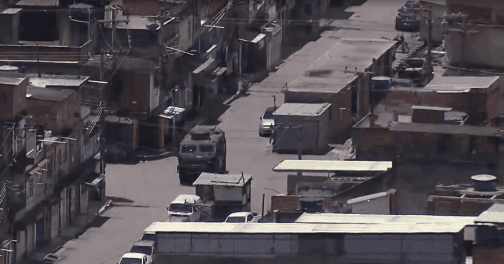 Menino de 12 anos é baleado dentro de escola durante tiroteio no RJ