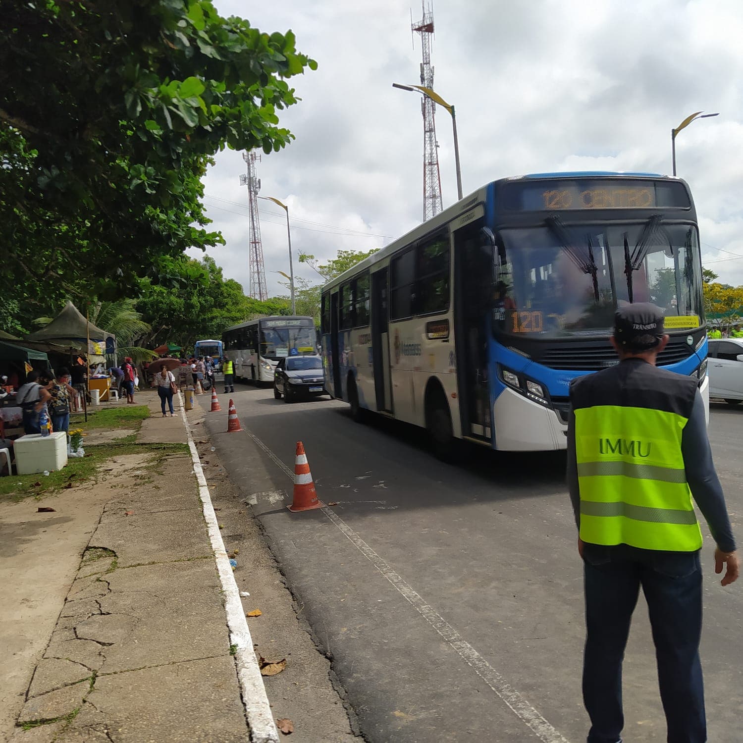 Confira as linhas de ônibus que vão atender os cemitérios de Manaus