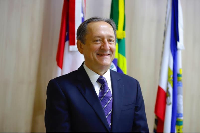 Desembargador Cezar Bandiera lança a 2ª edição do livro ‘Naufrágio no Amazonas’ na Valer Teatro