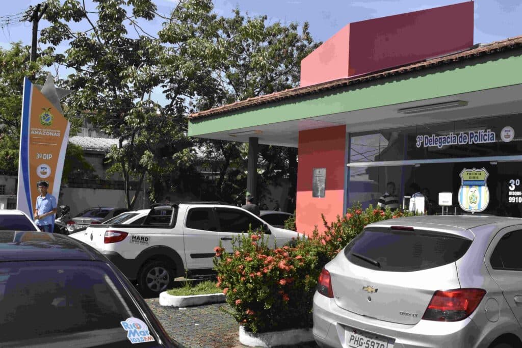 Motorista de app é preso suspeito de estuprar e roubar passageiras durante corridas em Manaus