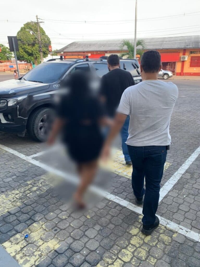 Suspeita de agiotagem é presa por ameaçar vítima e cobrar juros de 567% em Manaus