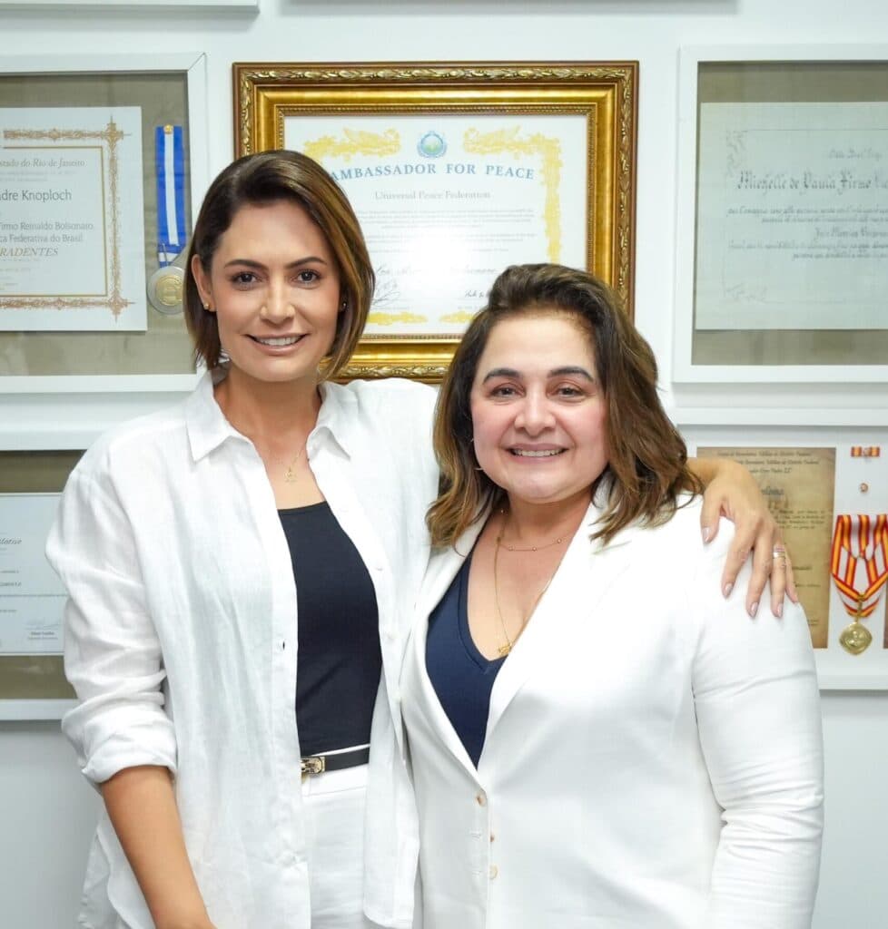 Com Michelle Bolsonaro, Maria do Carmo fortalece palanque conservador no Amazonas