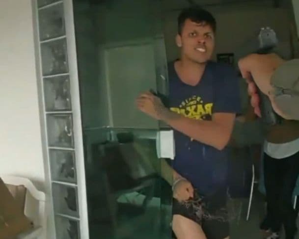 Jovem com esquizofrenia é morto por policiais que tentavam conter surto por uso de drogas