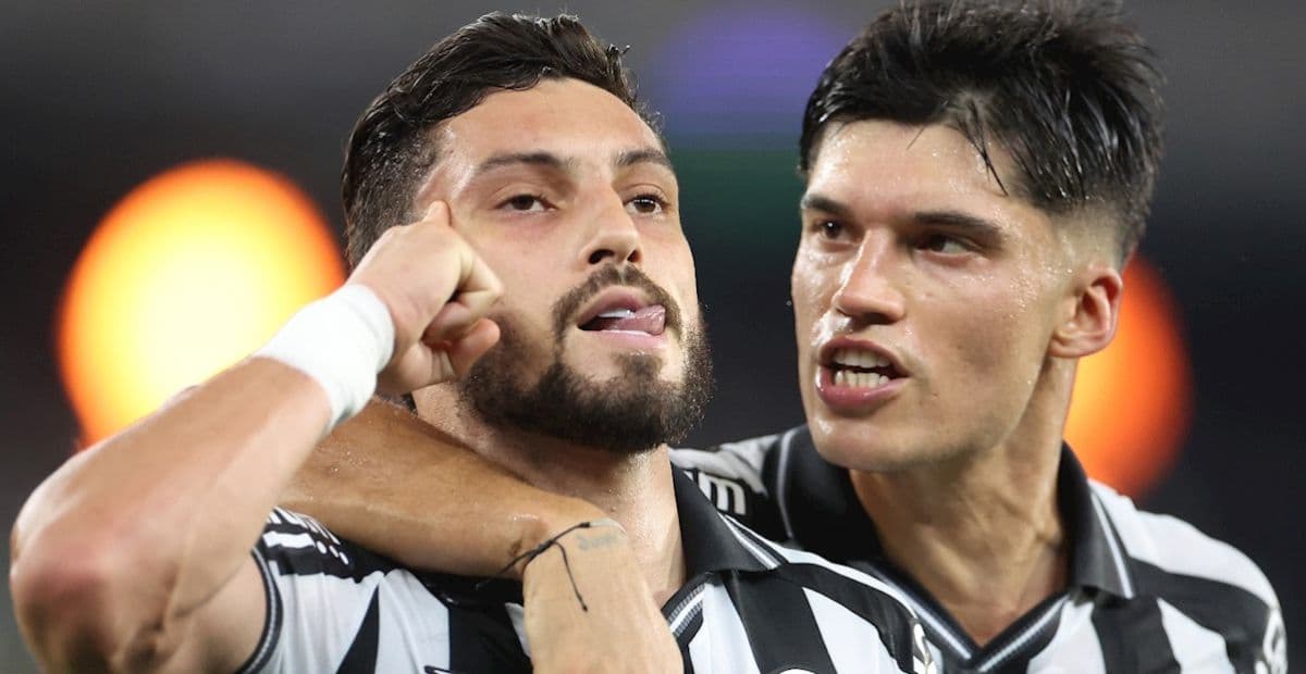 Botafogo domina, vence o Vasco por 3 a 0 no Nilton Santos e segue na cola do G5