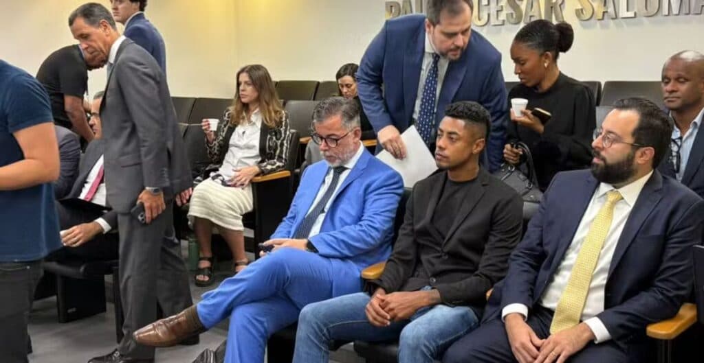 STJD adia julgamento de Bruno Henrique, do Flamengo