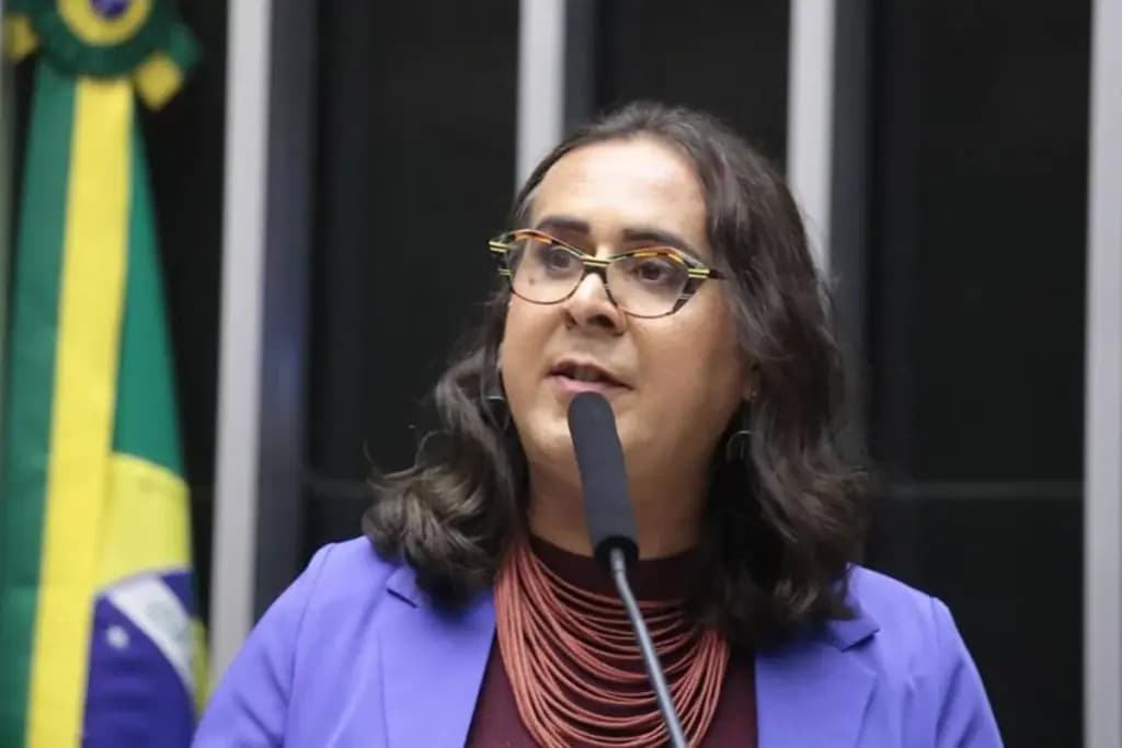 “Bolsonarismo de sapatênis”: Duda Salabert provoca deputados do Novo e causa bate-boca na Câmara