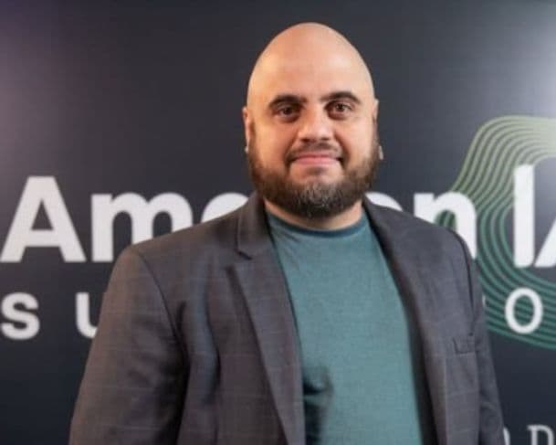 Rodrigo Araújo abre o Amazon IA Summit 2025 com palestra sobre uso assertivo da IA nos negócios