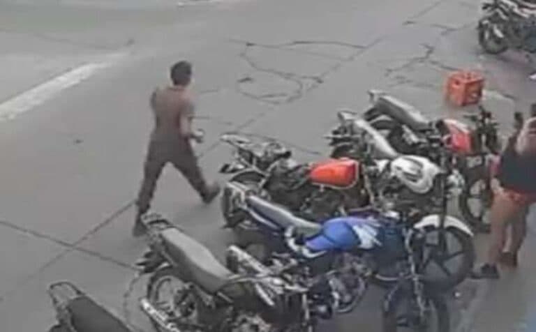 Veja momento que mulher é executada em plena luz do dia