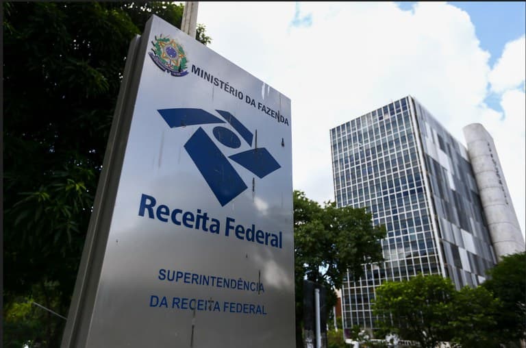 Pix acima de R$ 5 mil não será taxado, diz nota da Receita Federal