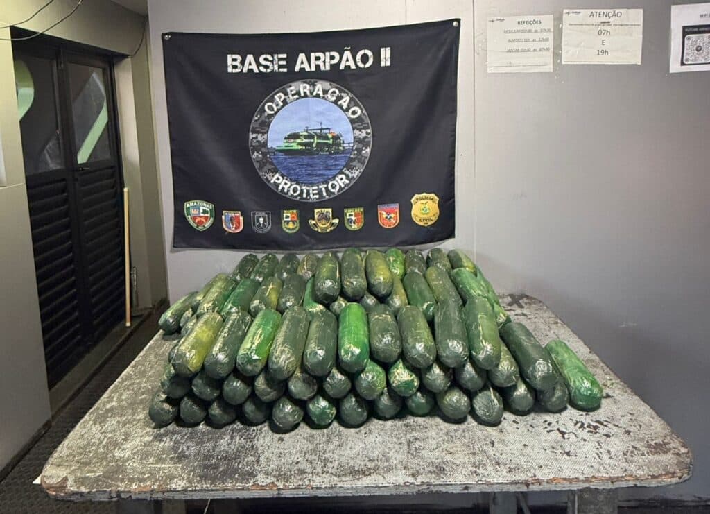 PM apreende pasta-base de cocaína avaliada em mais de R$ 3,5 milhões, em Coari