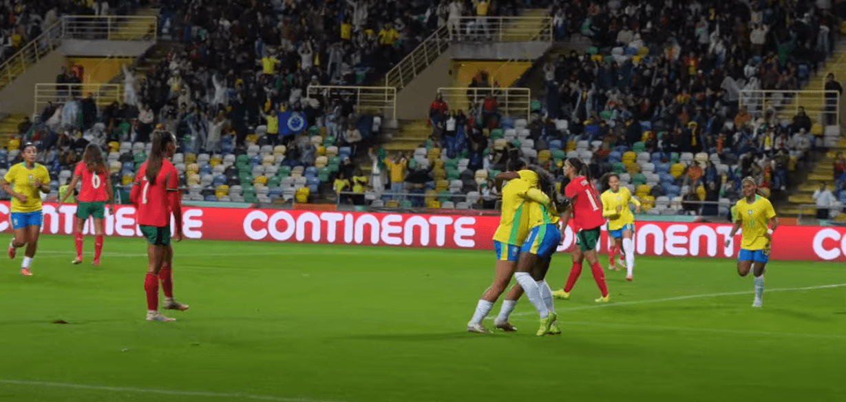 Seleção feminina sobe uma posição no ranking da Fifa