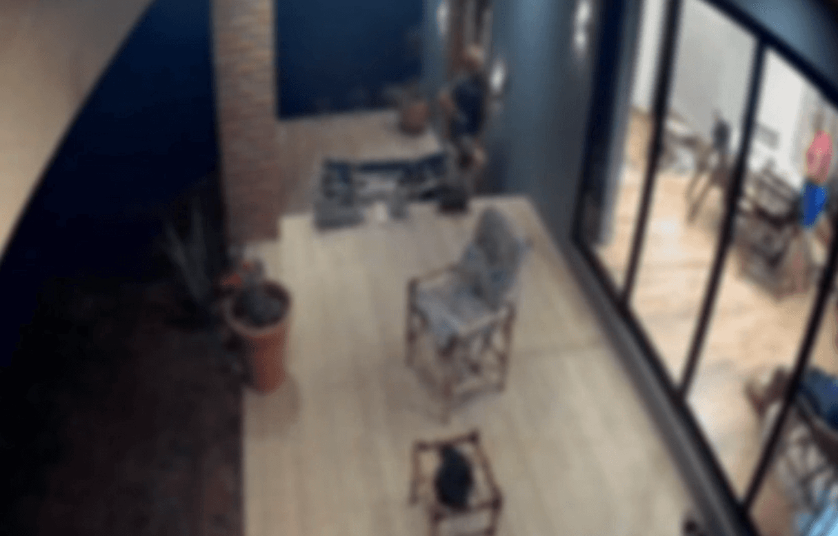 Vizinho invade casa e ataca morador com facão no RS