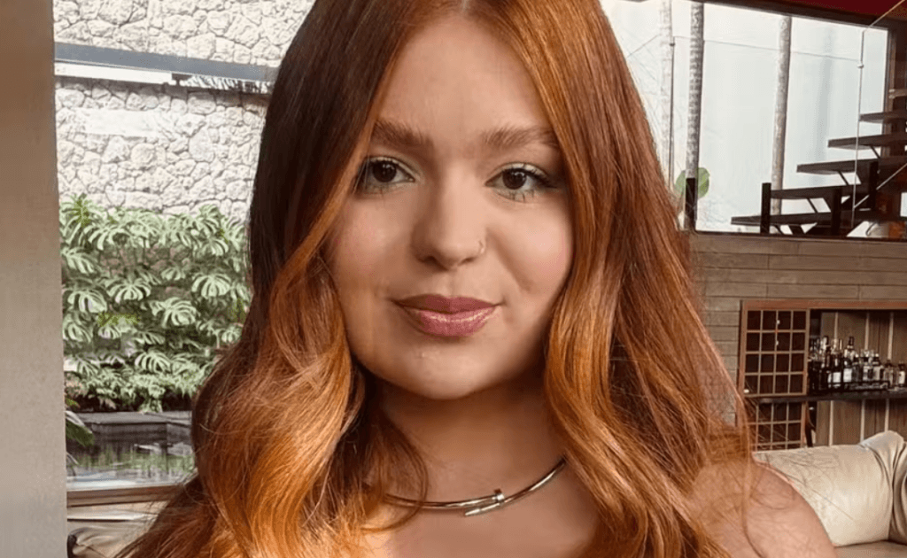 Viih Tube rebate acusações de que avós passam necessidade: “Culpa não é minha”