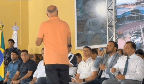 ‘Não poderia deixar de honrar’: Mitoso exalta gestão de David Almeida na Segurança