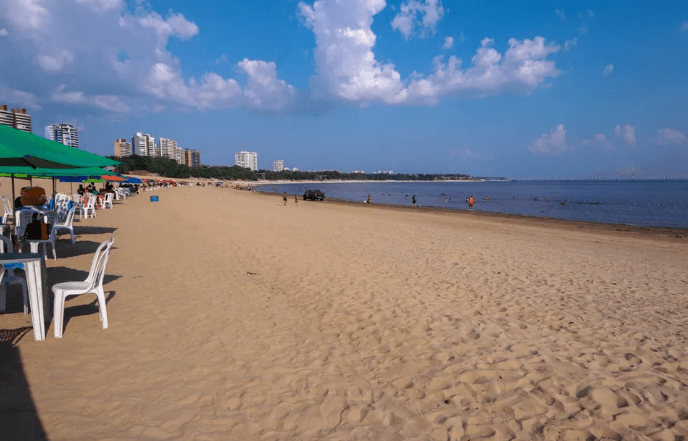 Praia da Ponta Negra é interditada para banho durante Revéillon em Manaus
