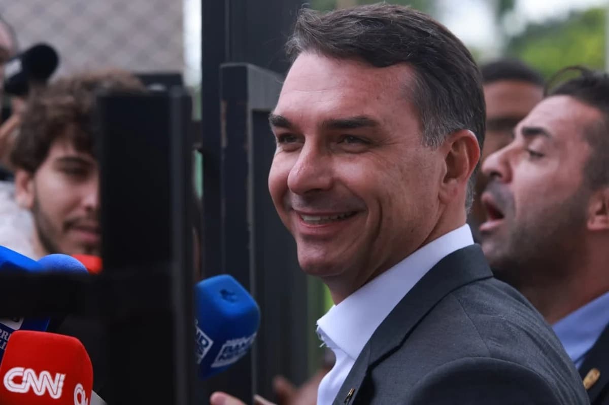 Flávio Bolsonaro afirma que candidatura é irreversível: “não vamos voltar atrás”
