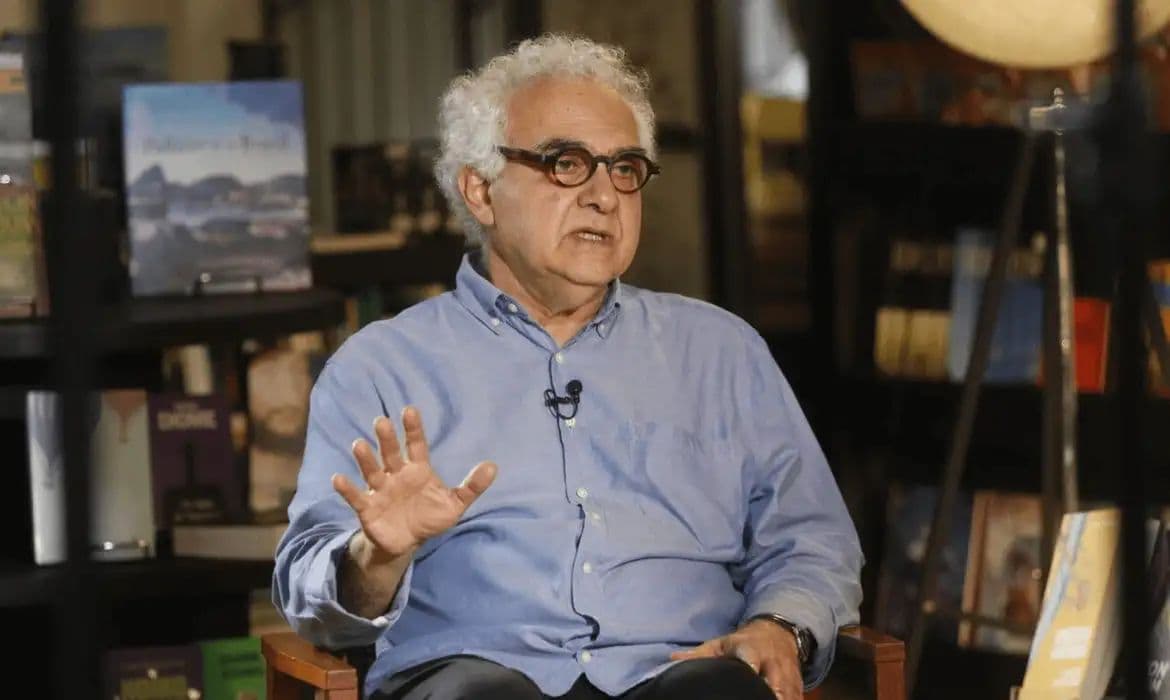 Milton Hatoum lança dois novos livros em Manaus, neste domingo (14) na Valer Teatro