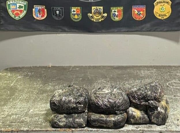 Droga avaliada em R$ 211 mil é encontrada em ar-condicionado de barco no Amazonas