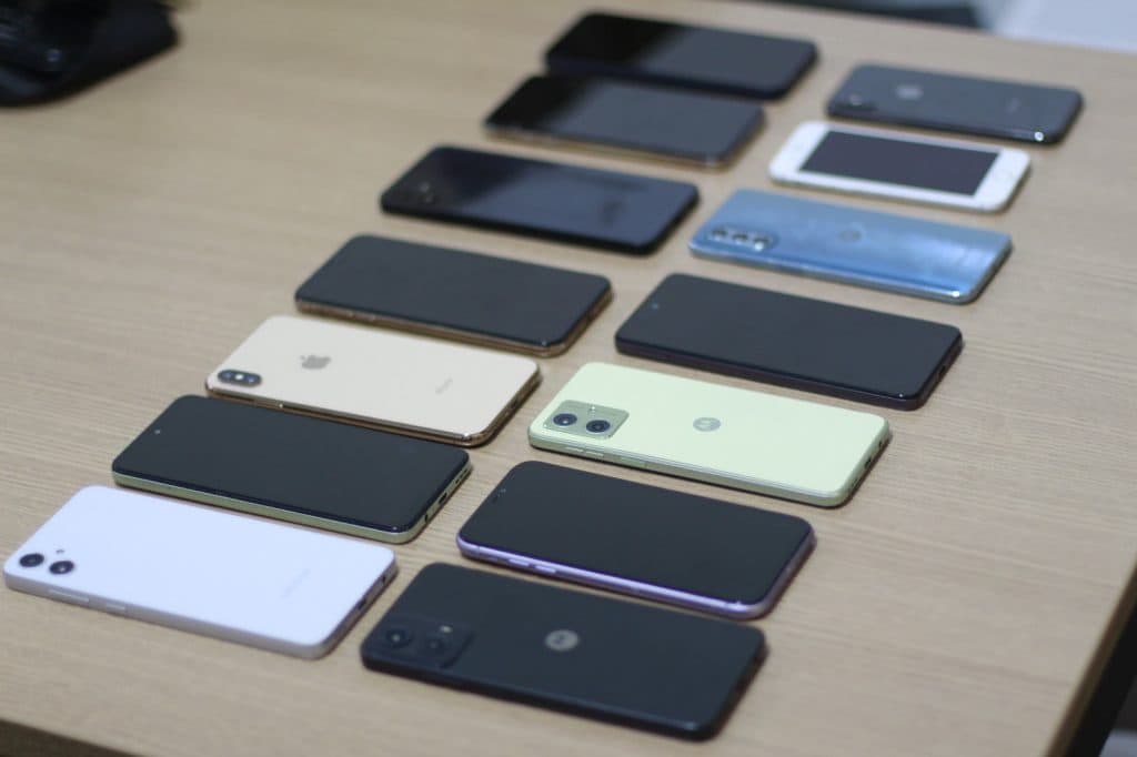 Mais de 800 celulares recuperados aguardam pelos donos em Manaus
