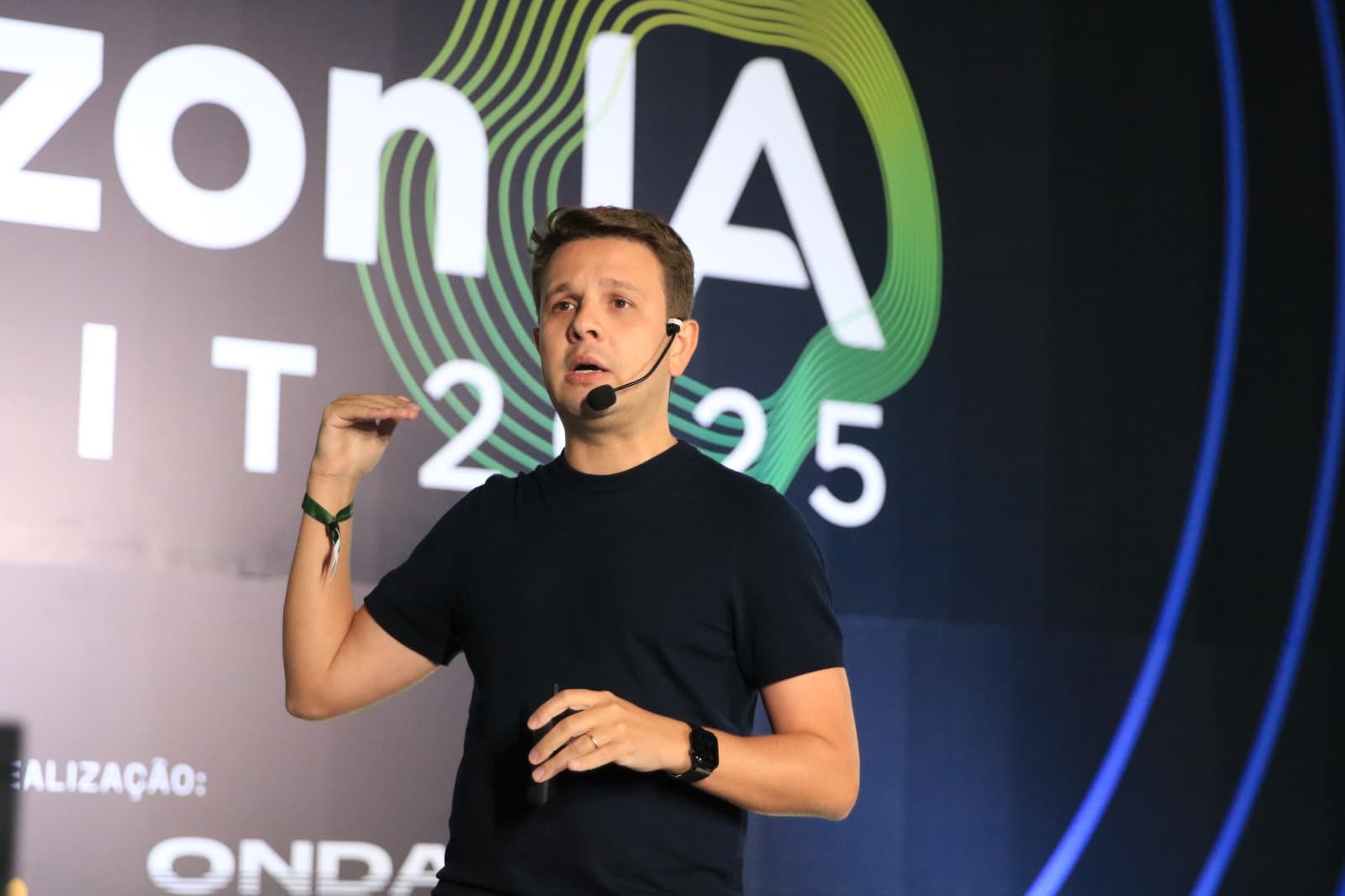 Rafael Milagre destaca impactos práticos da IA em palestra no Amazon IA Summit 2025