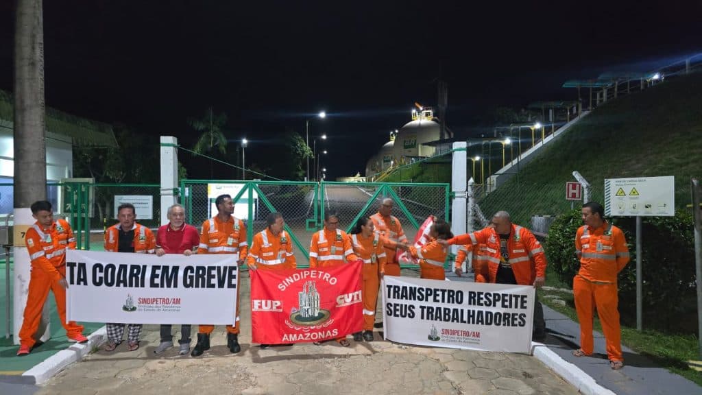 Greve de petroleiros derruba produção de petróleo em Urucu nesta segunda