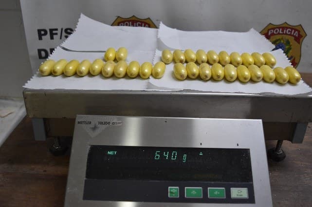 Passageiros são presos com documento falso e drogas ao tentarem embarcar no aeroporto de São Paulo