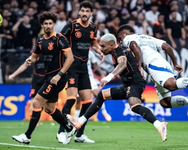 Corinthians leva a melhor sobre o Cruzeiro e garante vaga na final da Copa do Brasil