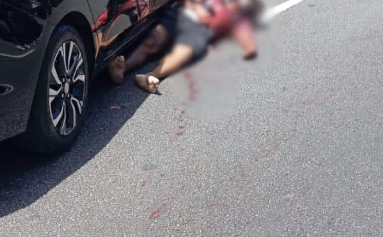 Motociclista morre ao se enroscar em fio solto de poste em São Paulo