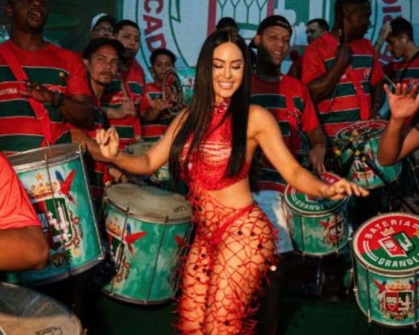 Isabelle Nogueira deixa time de musas da Escola de Samba da Grande Rio
