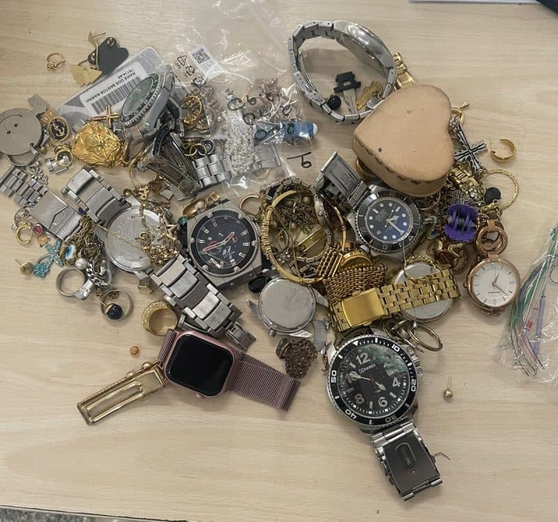 Pintor é preso suspeito de roubar joias avaliadas em mais de R$ 200 mil em condomínio de Manaus