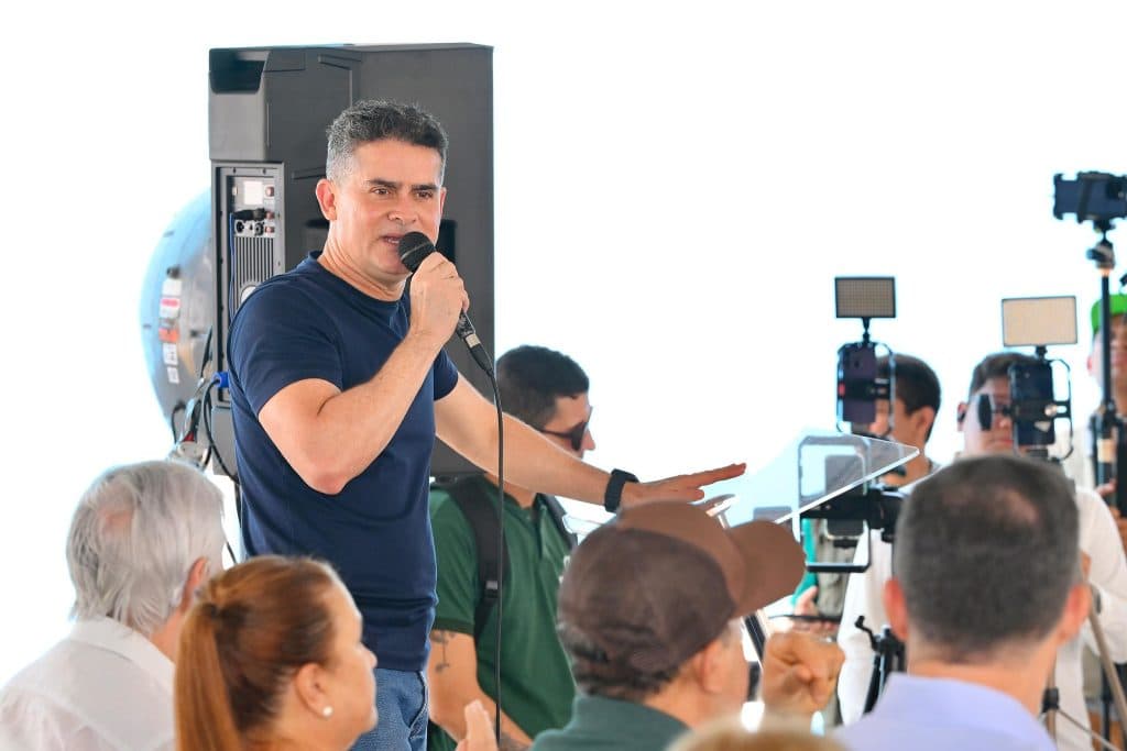 “É muito complexo ser prefeito e não dá para ser dentro de casa, muito menos de gabinete”, diz David Almeida