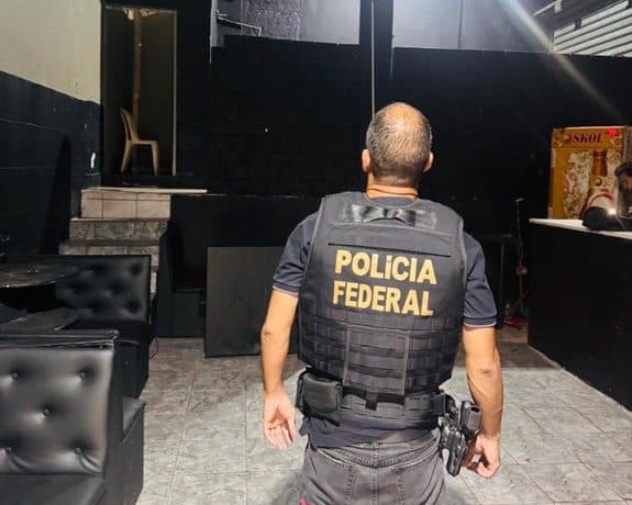 PF desarticula esquema de cocaína escondida em lixeiras do aeroporto de Guarulhos