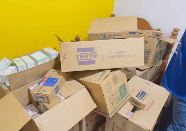 Farmácia clandestina: idoso é preso com remédios para câncer e hemodiálise desviados do SUS