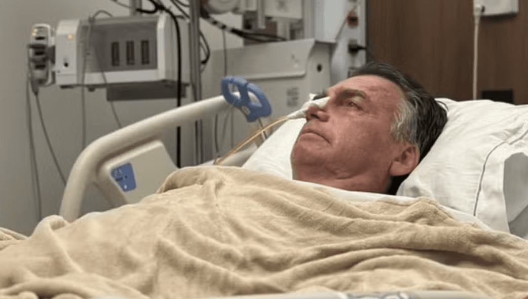 Moraes autoriza ida de Bolsonaro a hospital após queda